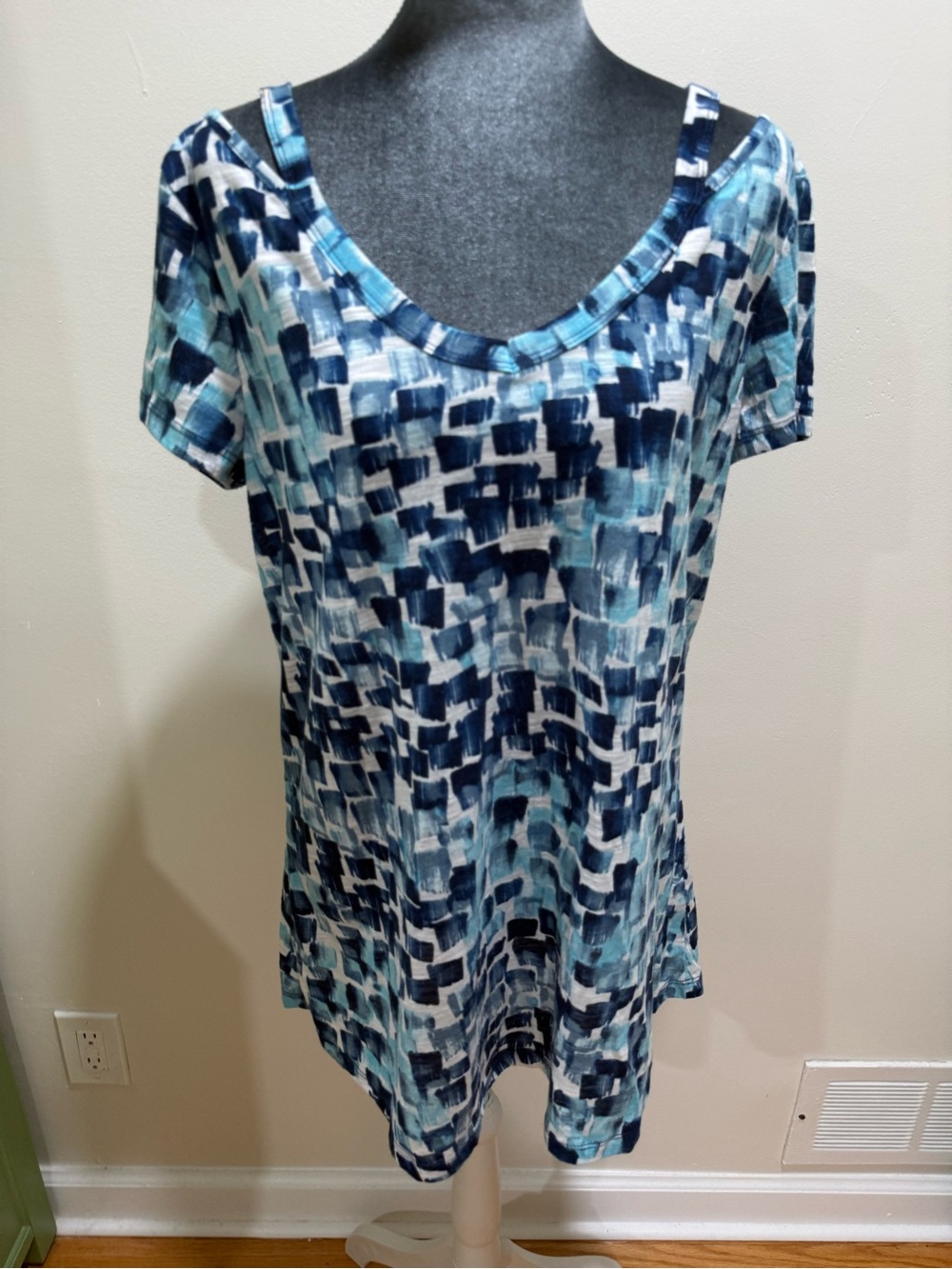 Women’s Navy & Aqua Brushstroke Short Sleeve Tee